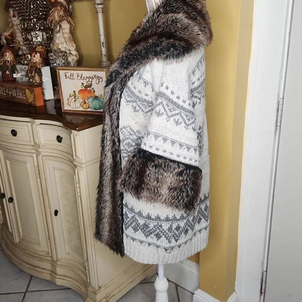 Boston proper gray faux fur sweater coat women's size S - Picture 2 of 4